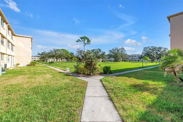 5095 BAY STREET NE 317, St Petersburg, FL 33703