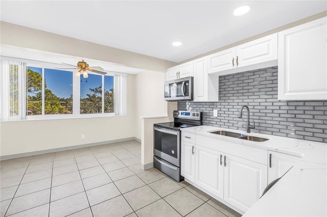 5095 BAY STREET NE 317, St Petersburg, FL 33703