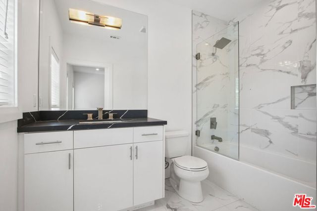 807 N Croft Avenue, Los Angeles, CA 90069