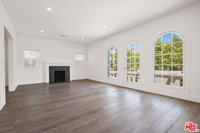 807 N Croft Avenue, Los Angeles, CA 90069