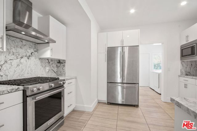 807 N Croft Avenue, Los Angeles, CA 90069