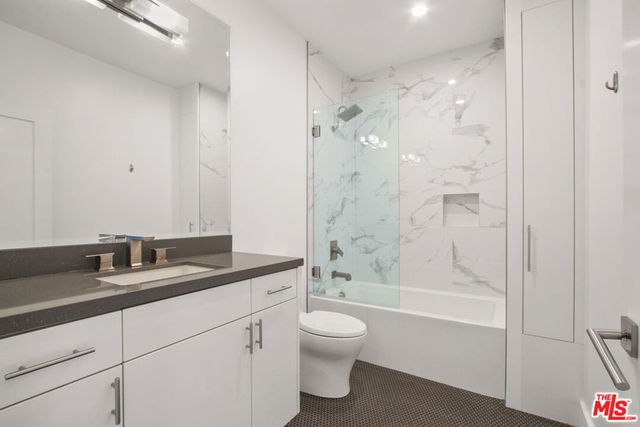 807 N Croft Avenue, Los Angeles, CA 90069