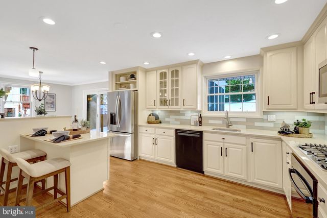 3312 MIDLAND RD, Fairfax, VA 22031