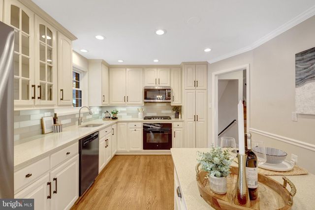 3312 MIDLAND RD, Fairfax, VA 22031