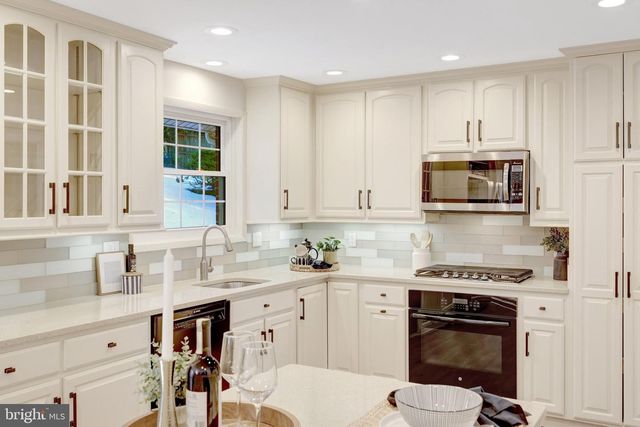 3312 MIDLAND RD, Fairfax, VA 22031