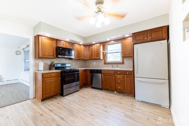 2 Hilltop Avenue, Sayreville, NJ 08879