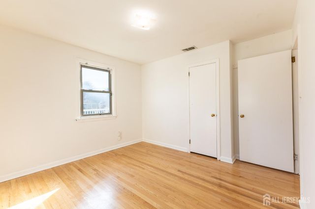 2 Hilltop Avenue, Sayreville, NJ 08879