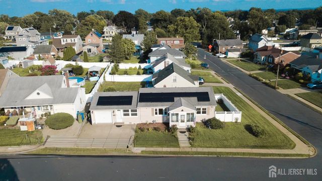 2 Hilltop Avenue, Sayreville, NJ 08879