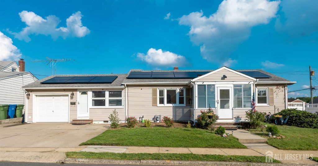 2 Hilltop Avenue, Sayreville, NJ 08879