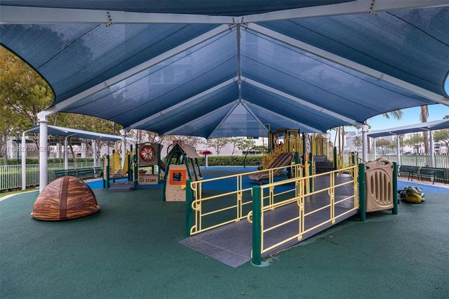 3030 NE 188th St 404, Aventura, FL 33180