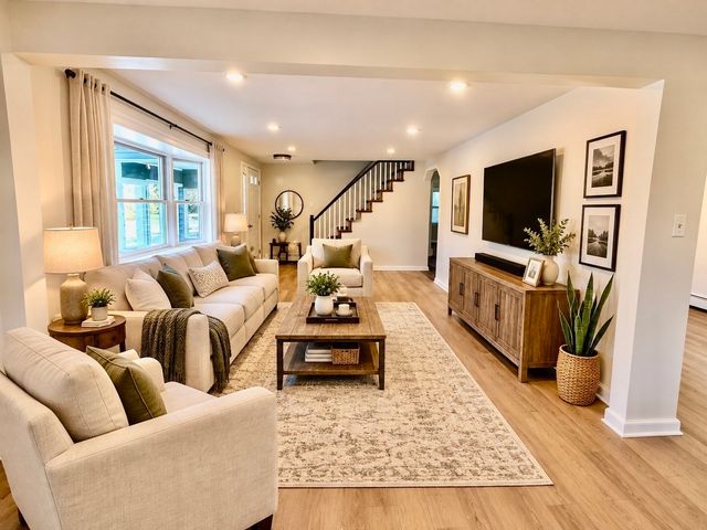 18 Hurley Ave, Dracut, MA 01826