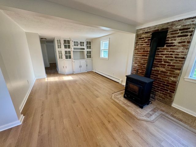 18 Hurley Ave, Dracut, MA 01826