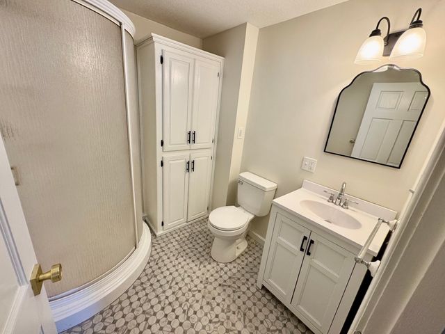 18 Hurley Ave, Dracut, MA 01826