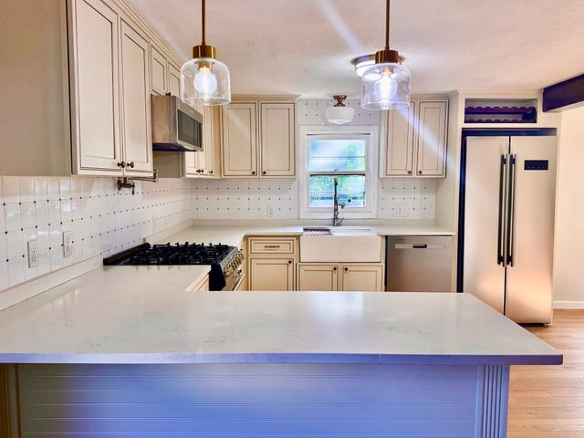 18 Hurley Ave, Dracut, MA 01826