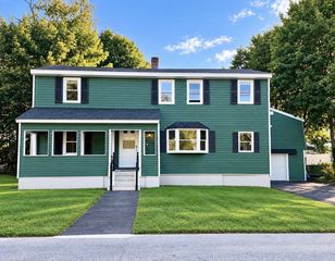 18 Hurley Ave, Dracut, MA 01826