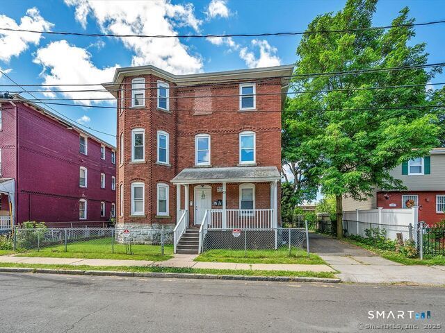 63 Seyms Street 3rd Floor, Hartford, CT 06120