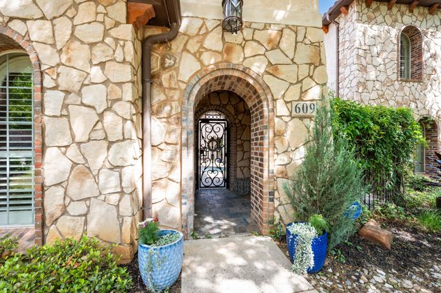 609 Deerwood Lane, Keller, TX 76248