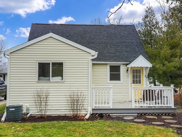 405 1st STREET, Walworth, WI 53184