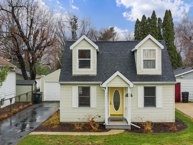 405 1st STREET, Walworth, WI 53184