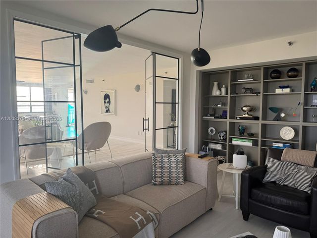 11113 Biscayne Blvd 558, Miami, FL 33181