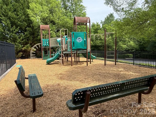 10322 Paxton Run Road, Charlotte, NC 28277