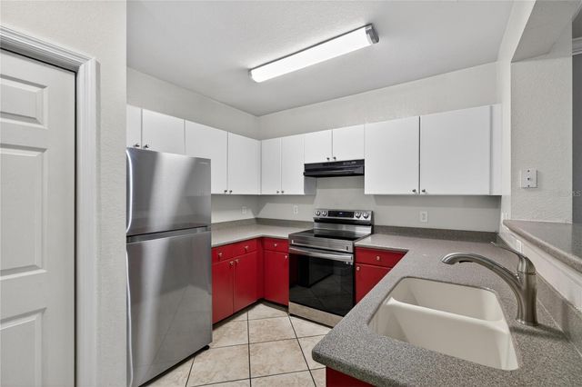 300 E SOUTH STREET 2014, Orlando, FL 32801