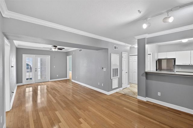 300 E SOUTH STREET 2014, Orlando, FL 32801