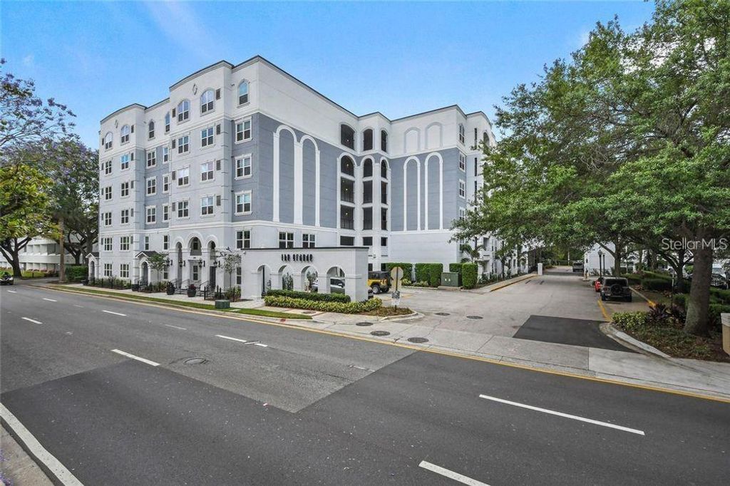 Image 1 of property listing at 300 E SOUTH STREET 2014, Orlando, FL 32801