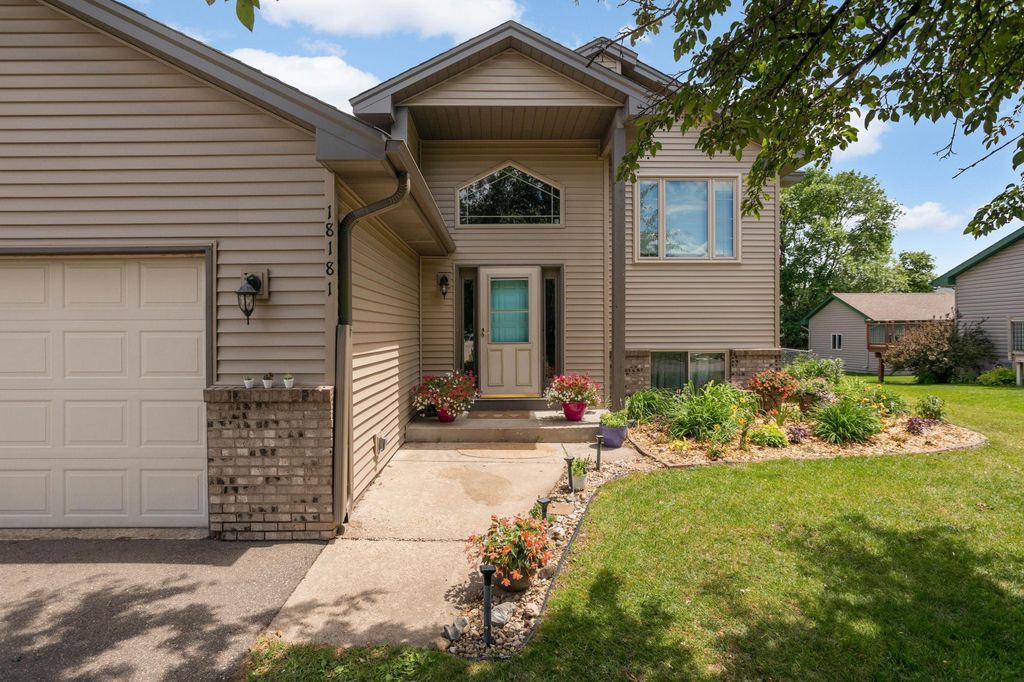 18181 Ironton Street NW, Elk River, MN 55330