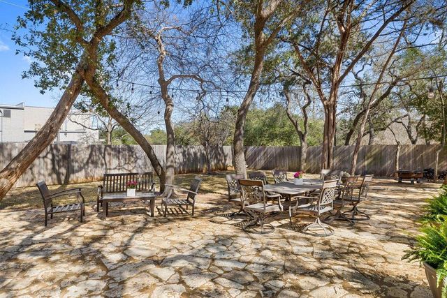 5700 Travis Green LN, Austin, TX 78735