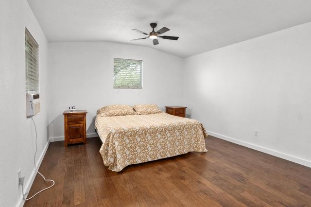 501 Twin Oaks TRL, Dripping Springs, TX 78620