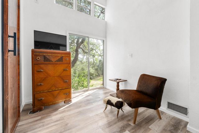 501 Twin Oaks TRL, Dripping Springs, TX 78620