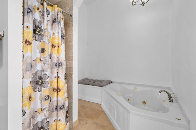 501 Twin Oaks TRL, Dripping Springs, TX 78620