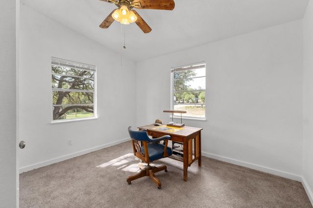 501 Twin Oaks TRL, Dripping Springs, TX 78620