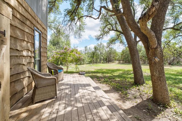501 Twin Oaks TRL, Dripping Springs, TX 78620