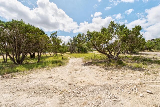 501 Twin Oaks TRL, Dripping Springs, TX 78620