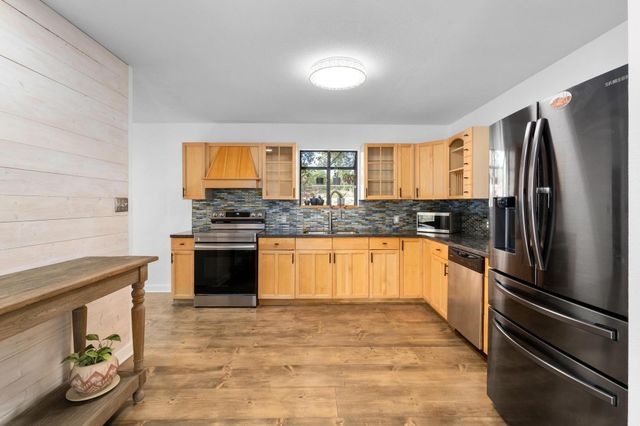 501 Twin Oaks TRL, Dripping Springs, TX 78620