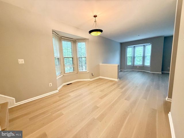 8 DIAMOND HILL CT, Germantown, MD 20874