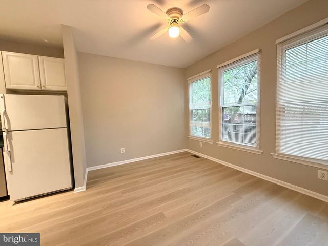 8 DIAMOND HILL CT, Germantown, MD 20874