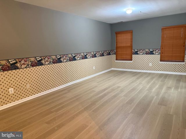 8 DIAMOND HILL CT, Germantown, MD 20874