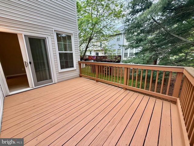 8 DIAMOND HILL CT, Germantown, MD 20874