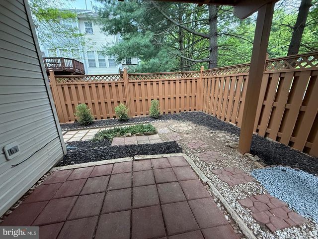 8 DIAMOND HILL CT, Germantown, MD 20874