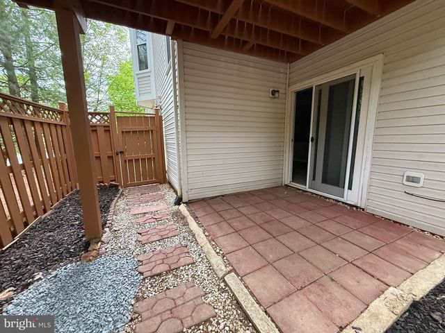 8 DIAMOND HILL CT, Germantown, MD 20874
