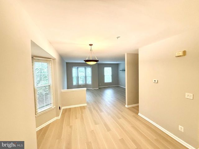 8 DIAMOND HILL CT, Germantown, MD 20874