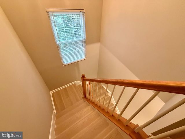 8 DIAMOND HILL CT, Germantown, MD 20874