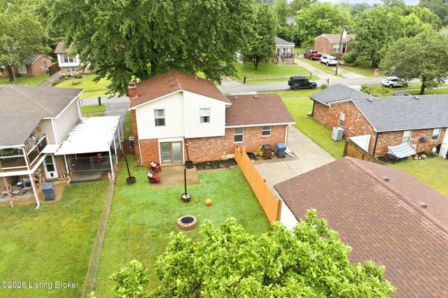 10208 El Ventoso Ct, Louisville, KY 40291