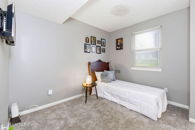 10208 El Ventoso Ct, Louisville, KY 40291