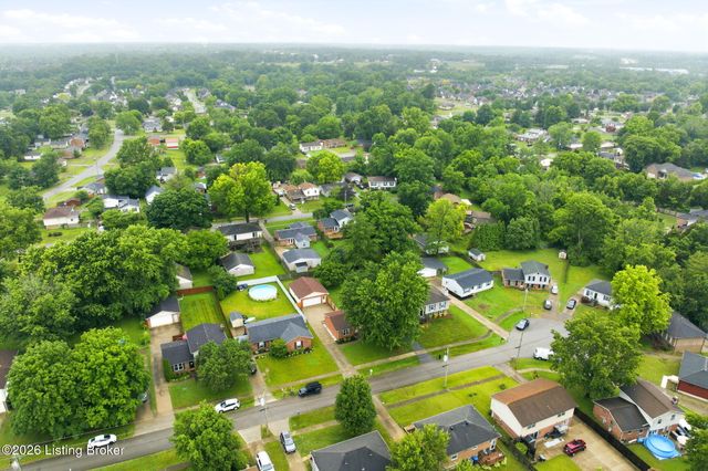 10208 El Ventoso Ct, Louisville, KY 40291