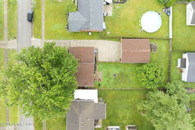 10208 El Ventoso Ct, Louisville, KY 40291