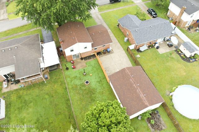 10208 El Ventoso Ct, Louisville, KY 40291